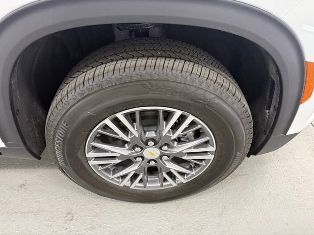 New 2026 Chevrolet Traverse LT w/ Driver Confidence Package FWD image 4