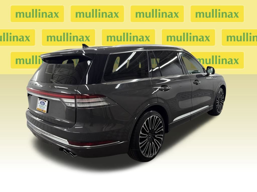 Used 2023 Lincoln Aviator Black Label w/ Dynamic Handling Package image 3