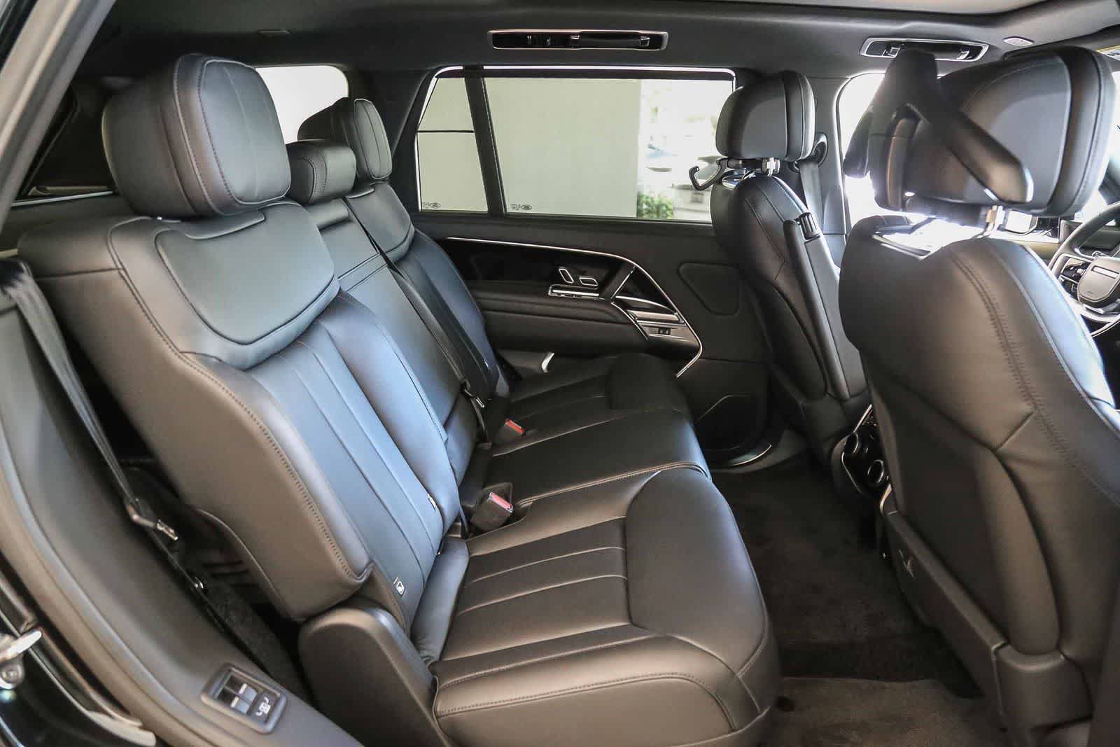 New 2026 Land Rover Range Rover Long Wheelbase SE AWD/4WD image 15