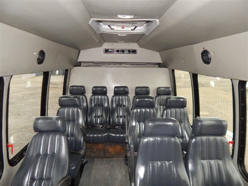 Used 2010 Chevrolet Express 3500 Extended RWD image 31
