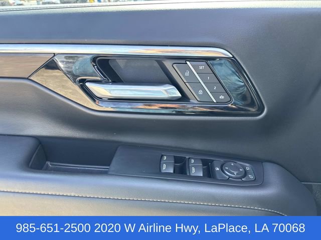 Used 2025 Chevrolet Suburban Z71 image 44