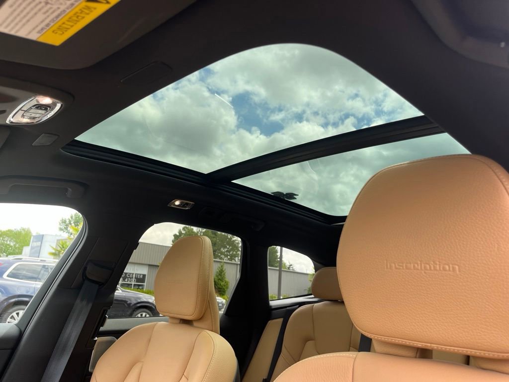 Used 2019 Volvo XC60 T5 Inscription w/ Protection Package Premier AWD/4WD image 14