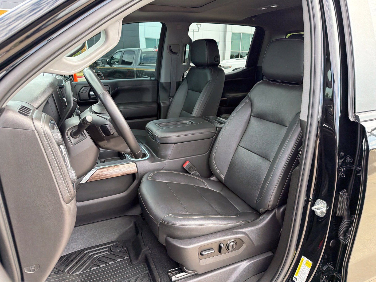 Used 2021 Chevrolet Silverado 1500 LT Trail Boss w/ Convenience Package II AWD/4WD image 14