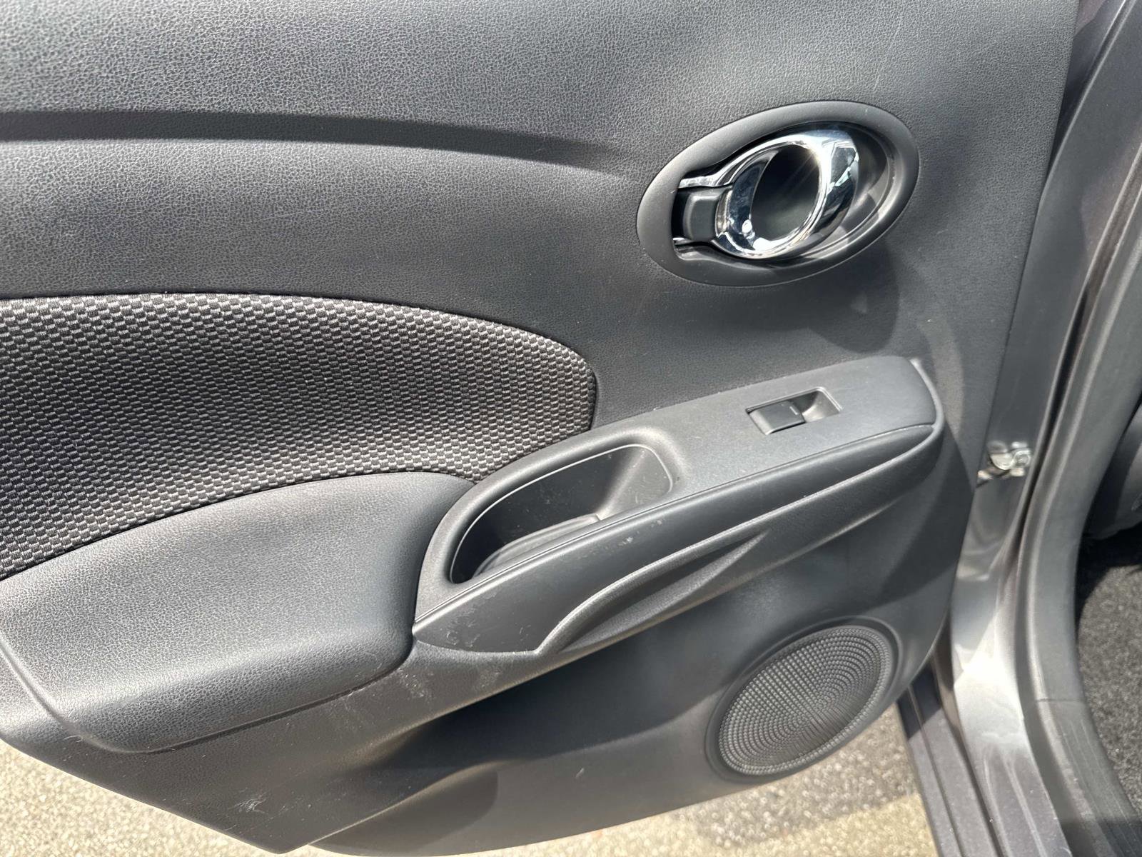 Used 2019 Nissan Versa SV FWD image 9