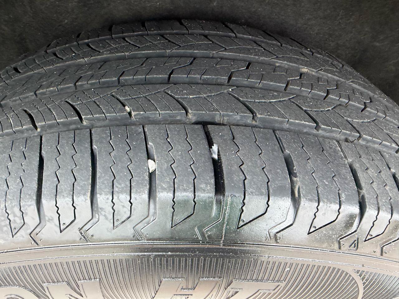 Used 2012 Jeep Grand Cherokee Laredo AWD/4WD image 13
