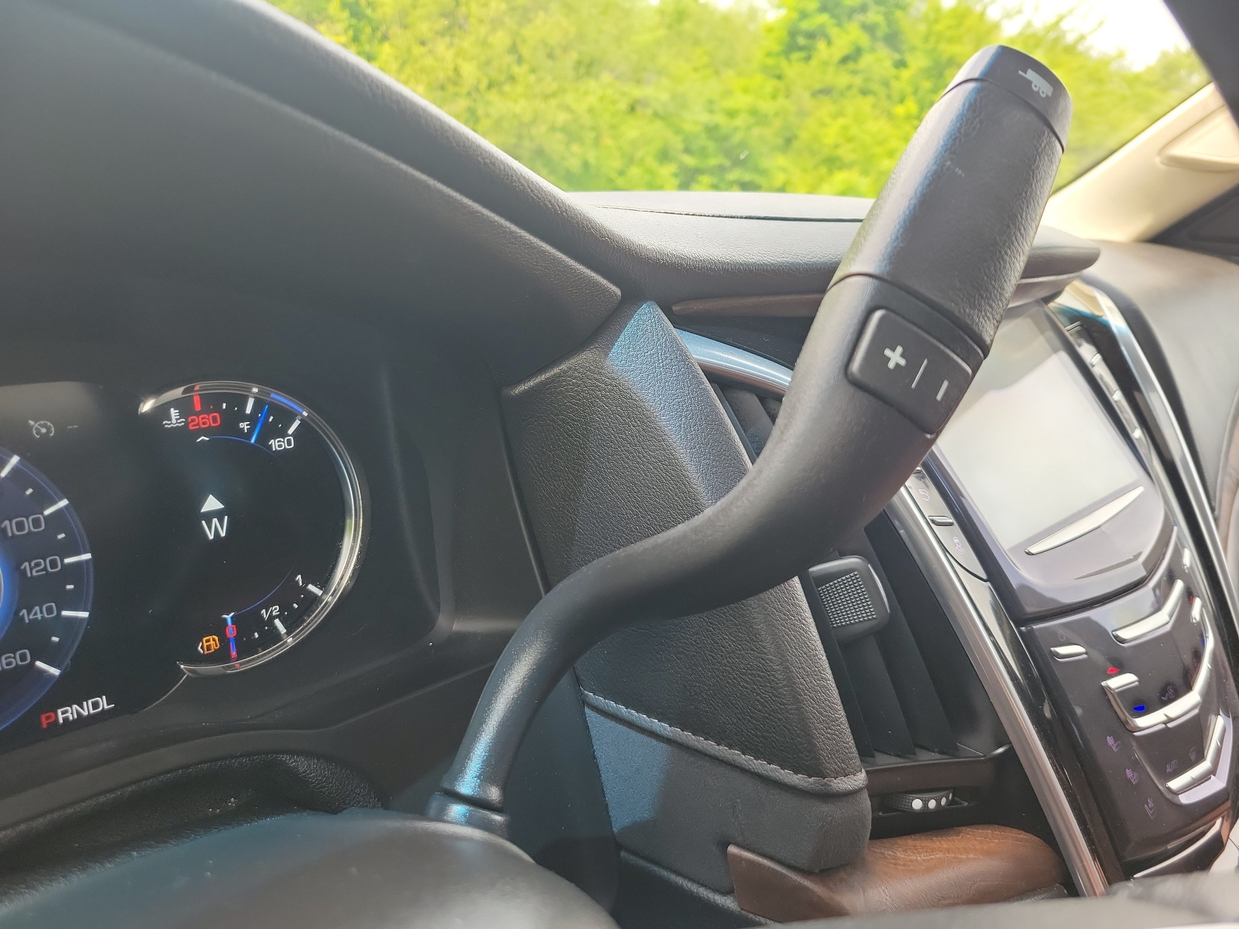 Used 2018 Cadillac Escalade Luxury AWD/4WD image 25