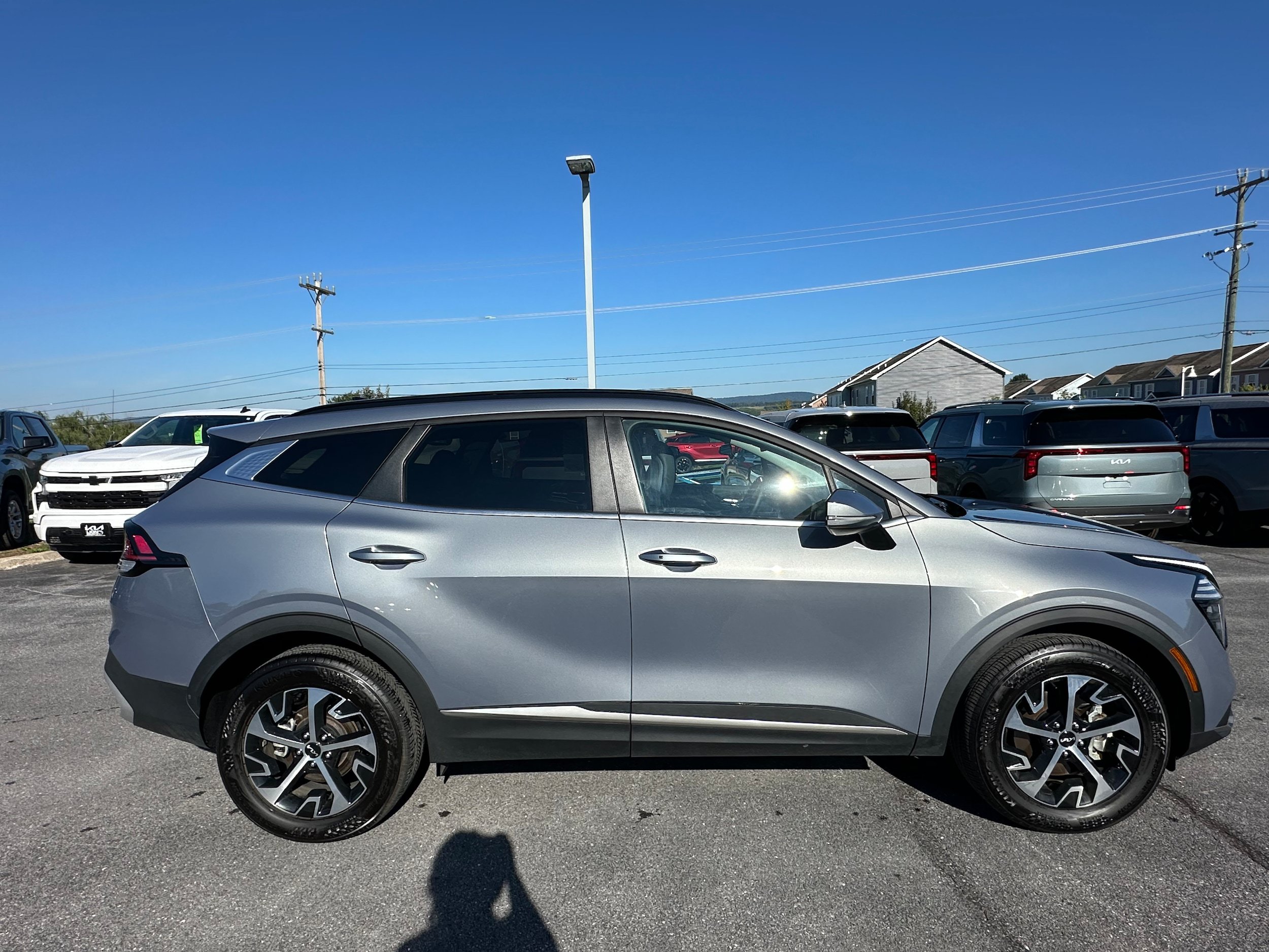 Used 2025 Kia Sportage EX w/ Premium Package AWD/4WD image 4