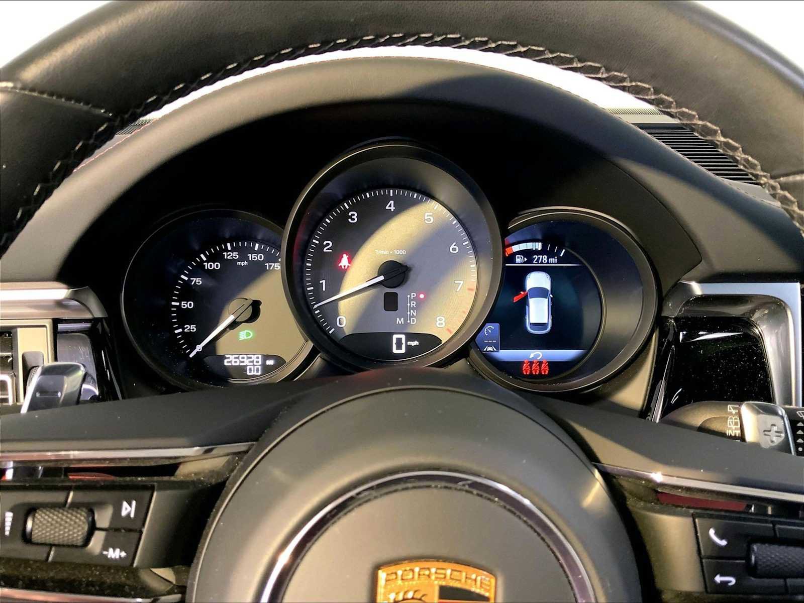 Certified 2023 Porsche Macan S AWD/4WD image 29