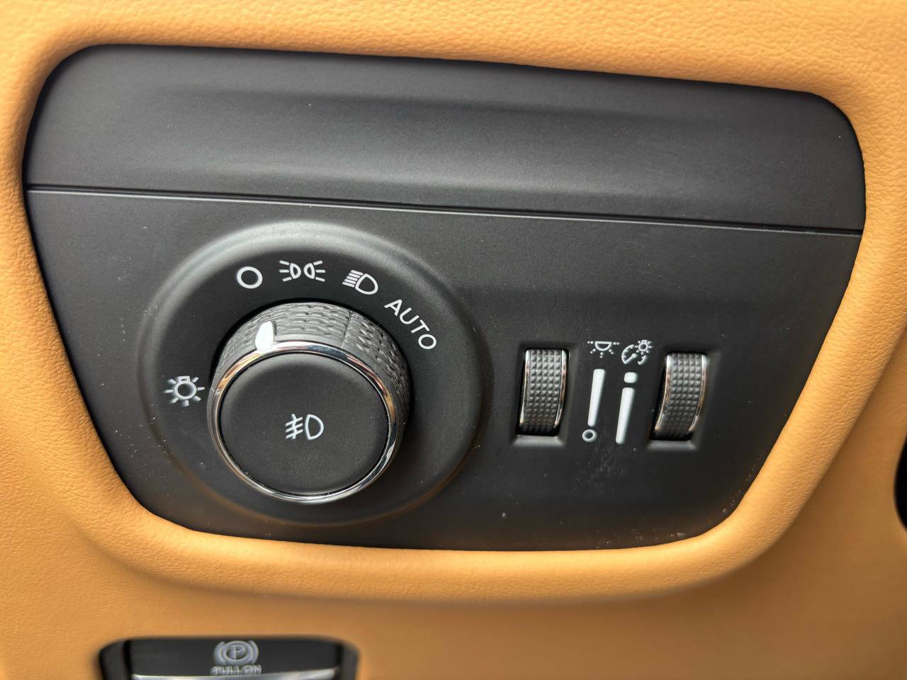 Used 2023 Jeep Grand Cherokee Summit AWD/4WD image 17