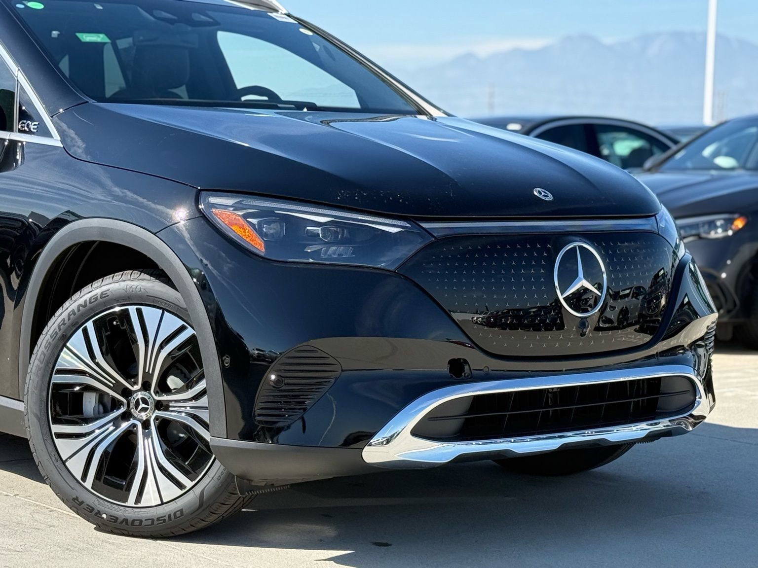 New 2026 Mercedes-Benz EQE 320 4MATIC SUV image 3