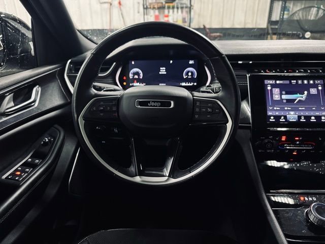 Used 2022 Jeep Grand Cherokee Altitude image 24