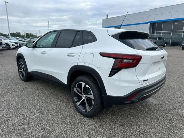 New 2026 Chevrolet Trax RS w/ Sunroof Package image 3