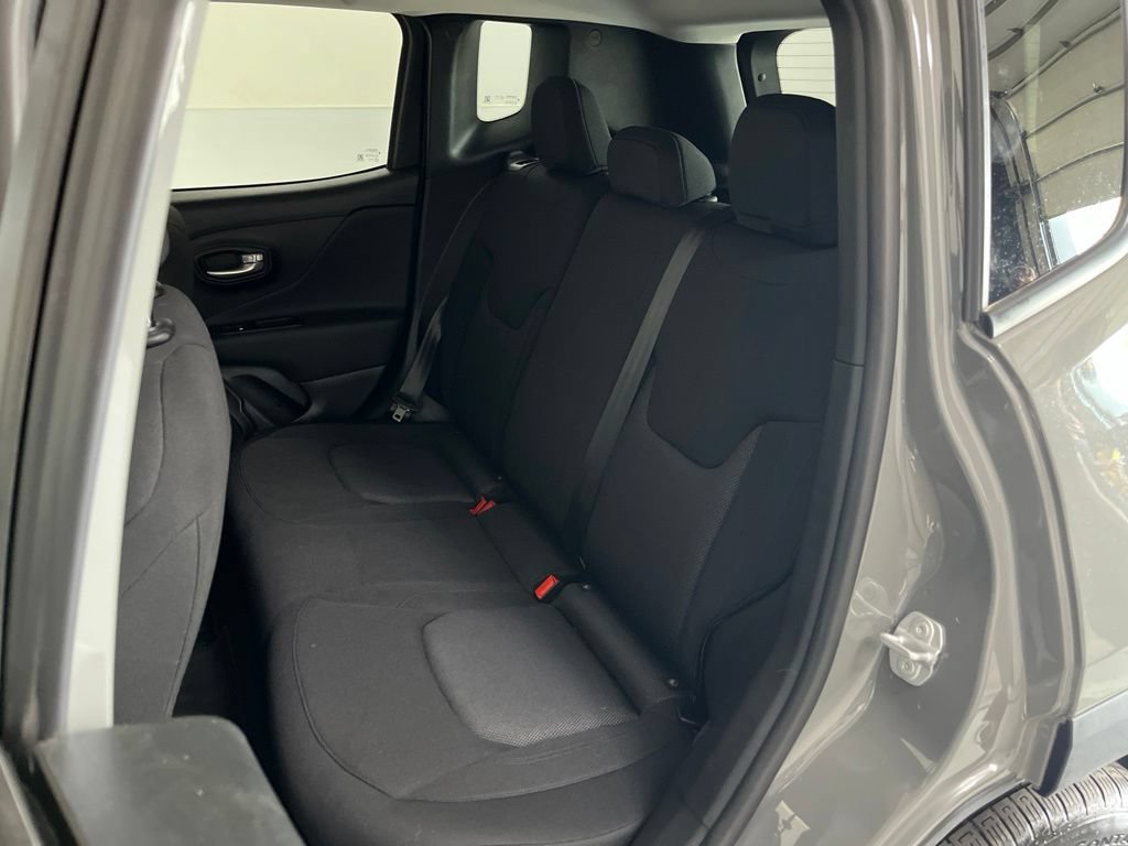 Used 2023 Jeep Renegade Latitude AWD/4WD image 18