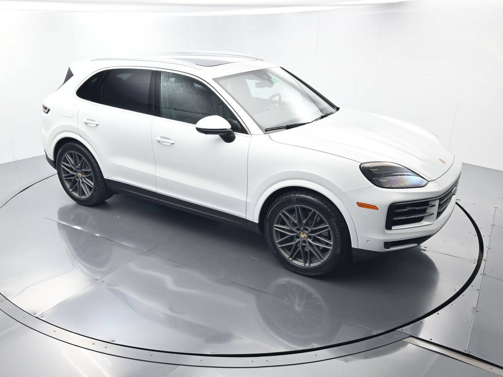 Certified 2024 Porsche Cayenne AWD/4WD image 38