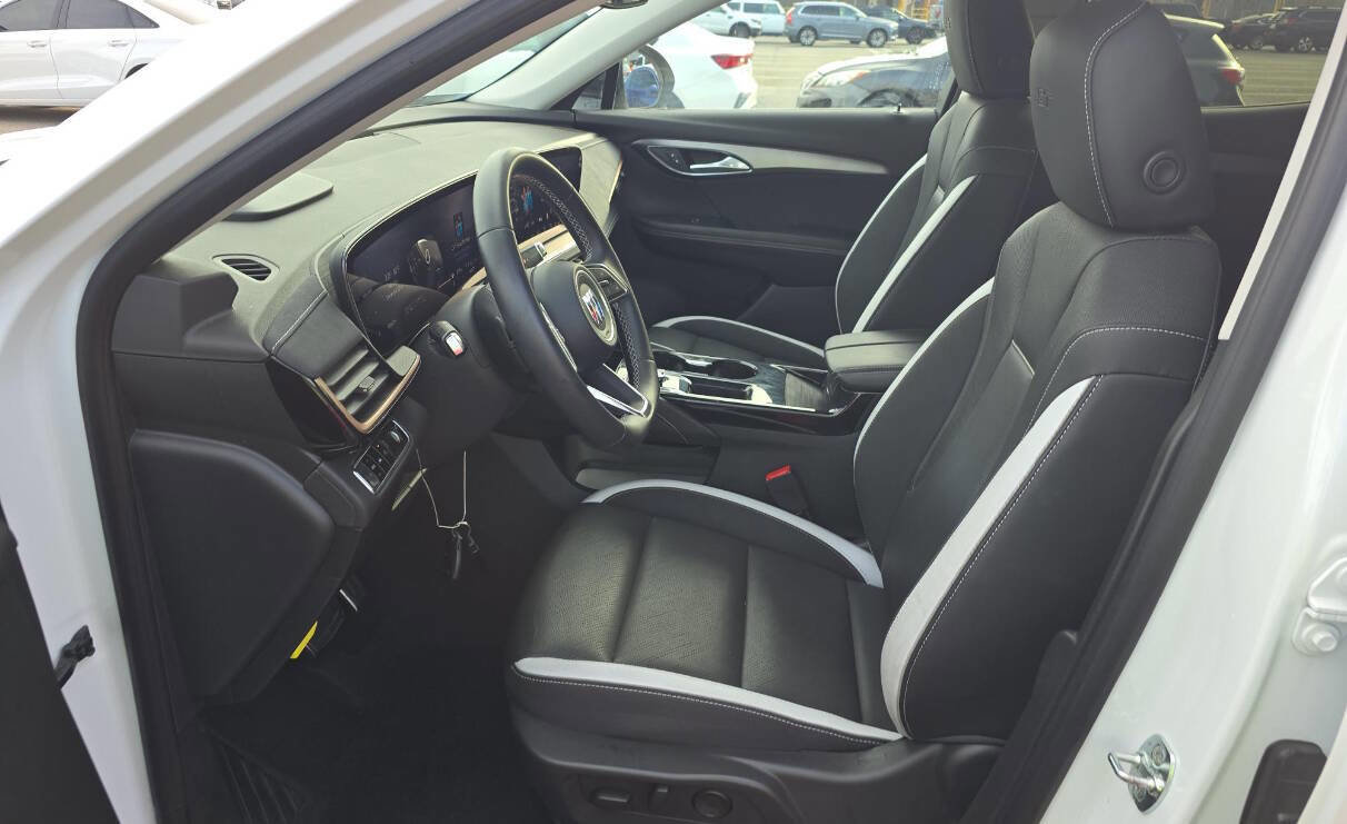 Used 2025 Buick Envision Sport Touring image 7