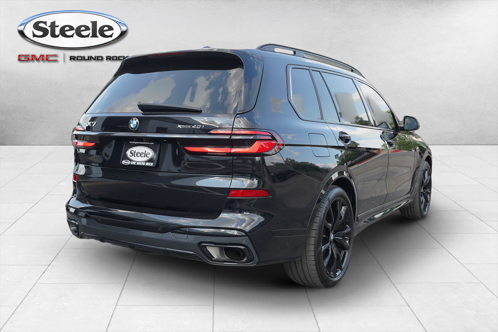 Used 2024 BMW X7 xDrive40i w/ M Sport Package AWD/4WD image 5