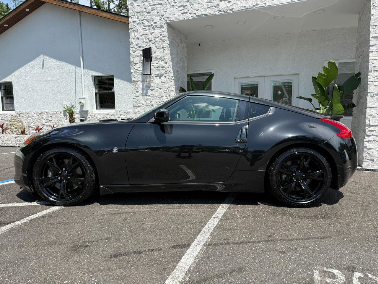 Used 2012 Nissan 370Z Touring w/ Sport Pkg RWD image 2
