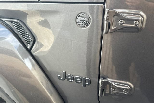 Used 2022 Jeep Gladiator Sport image 14