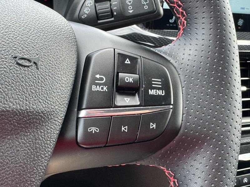 Used 2025 Ford Escape ST-Line w/ Tech Pack #1 AWD/4WD image 17