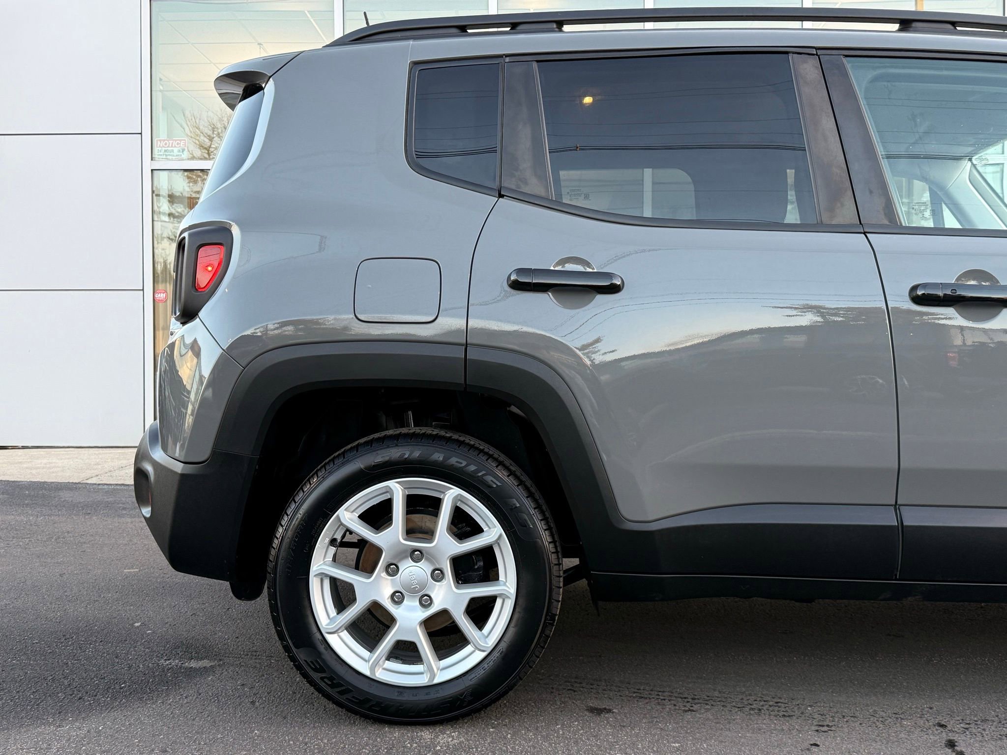 Used 2019 Jeep Renegade Latitude w/ Cold Weather Group image 14