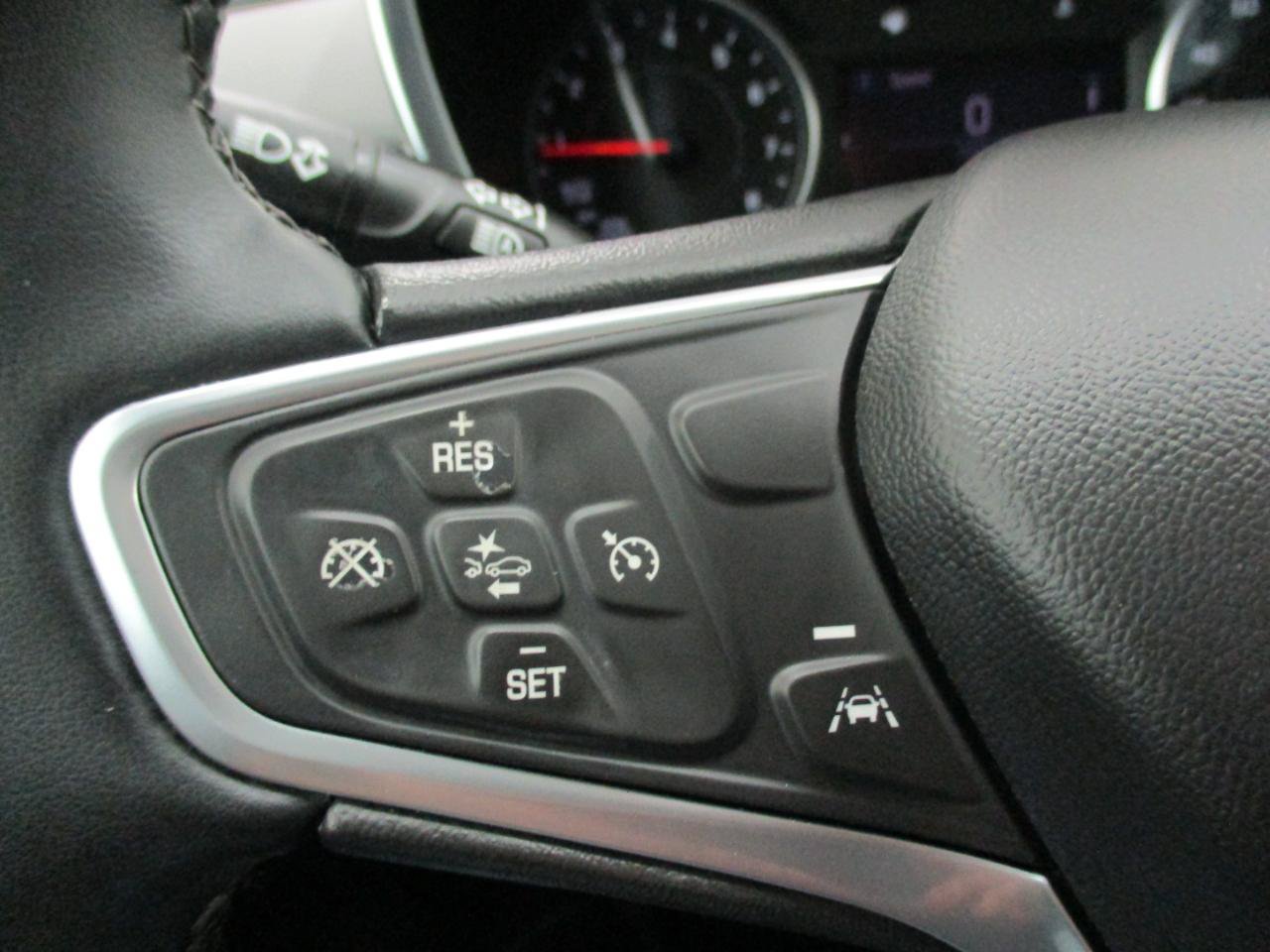 Used 2023 Chevrolet Equinox LT w/ Driver Convenience Package AWD/4WD image 25