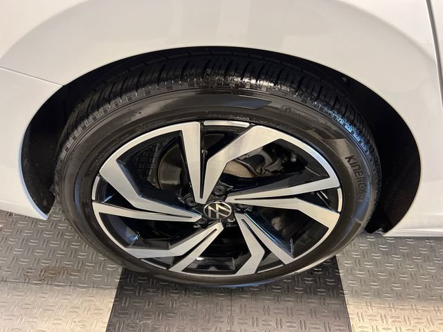 Certified 2025 Volkswagen Jetta SEL FWD image 14