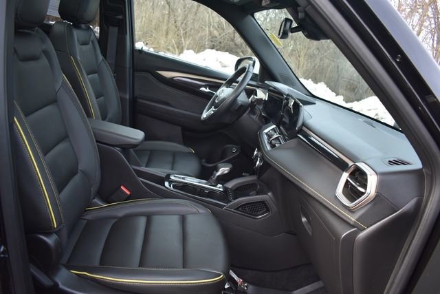 Used 2025 Chevrolet TrailBlazer ACTIV w/ Convenience Package FWD image 13