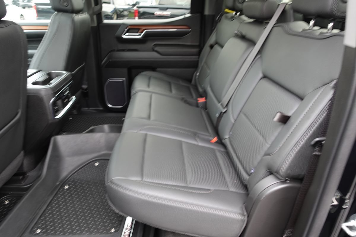 Used 2023 GMC Sierra 1500 Denali w/ Denali Reserve Package AWD/4WD image 28