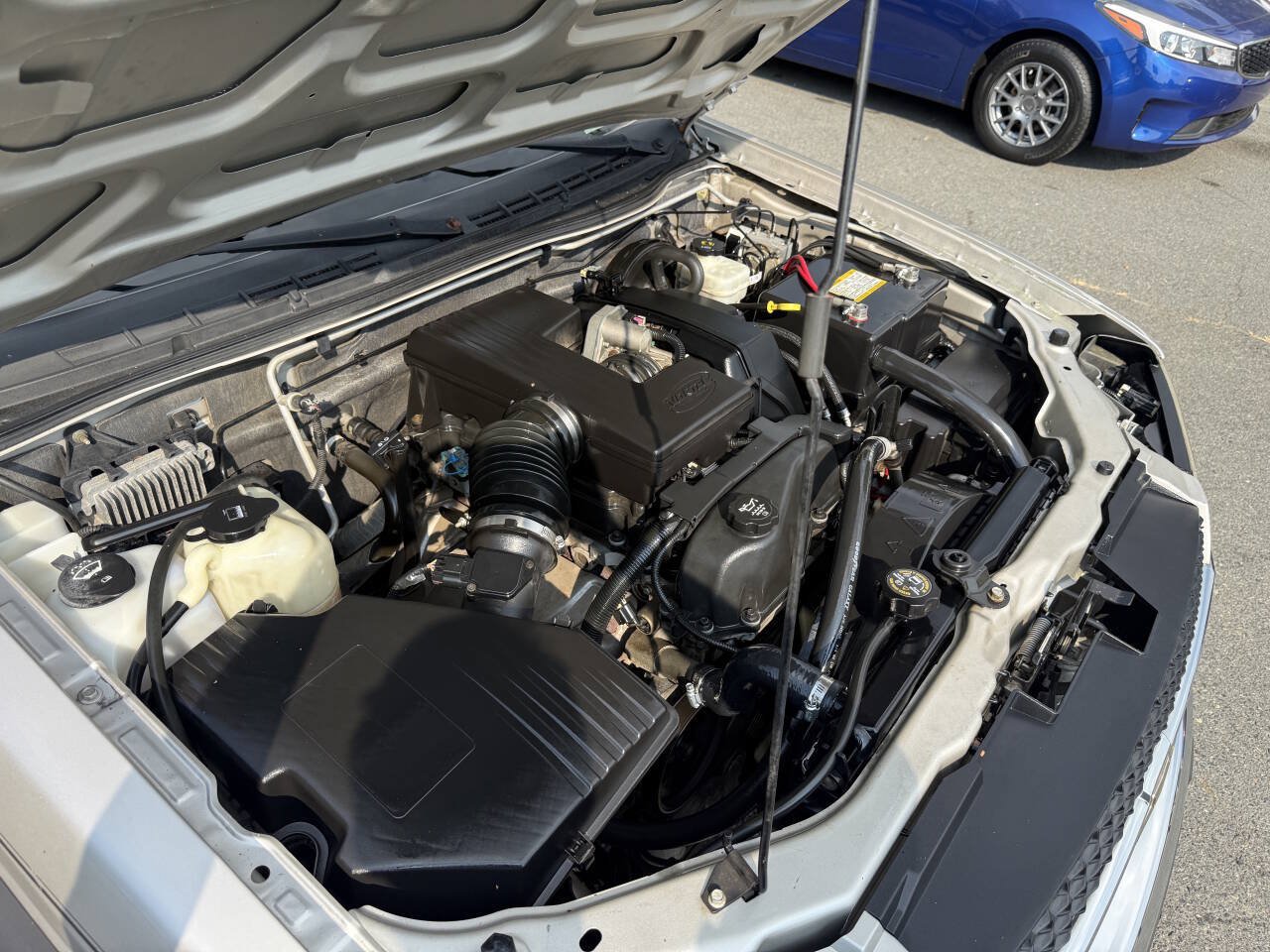 Used 2005 Chevrolet Colorado LS RWD image 24