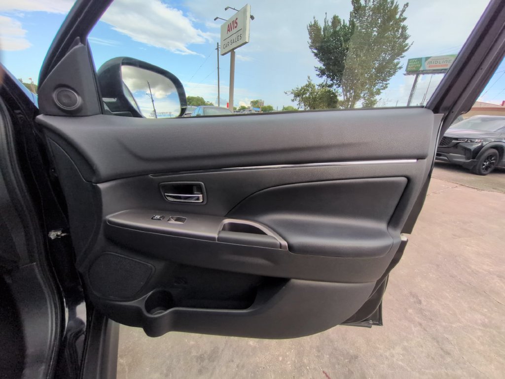 Used 2025 Mitsubishi Outlander Sport SE AWD/4WD image 32