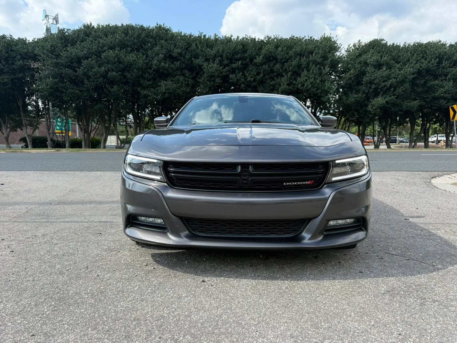 Used 2015 Dodge Charger SXT RWD image 3