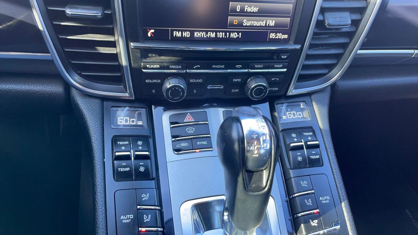 Used 2015 Porsche Panamera S RWD image 15
