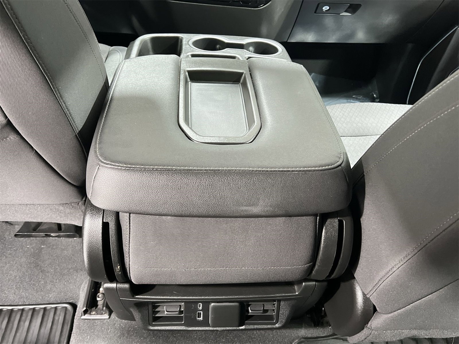 Used 2024 GMC Sierra 1500 Elevation image 21