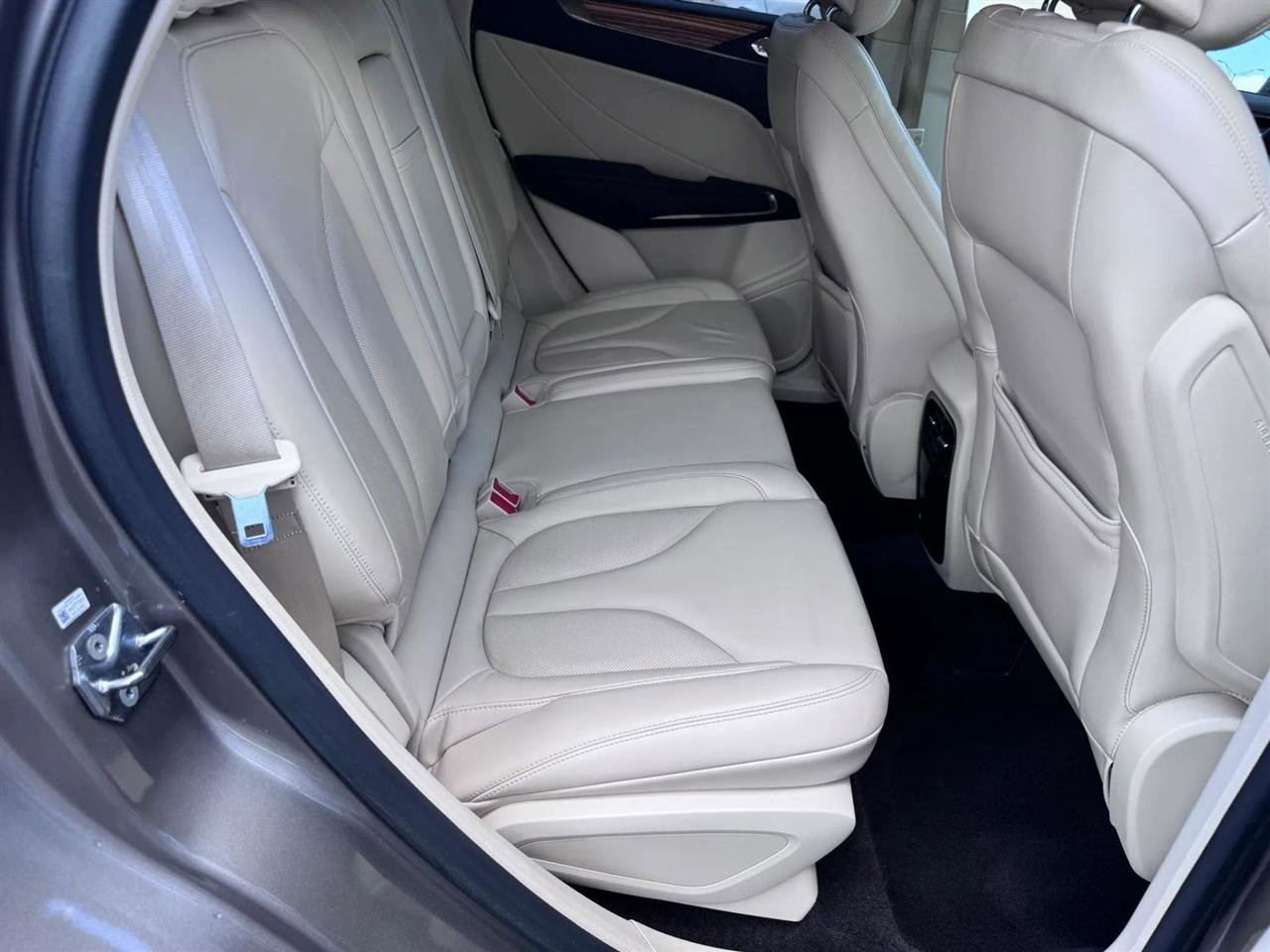 Used 2016 Lincoln MKC Select w/ Select Plus Package FWD image 34