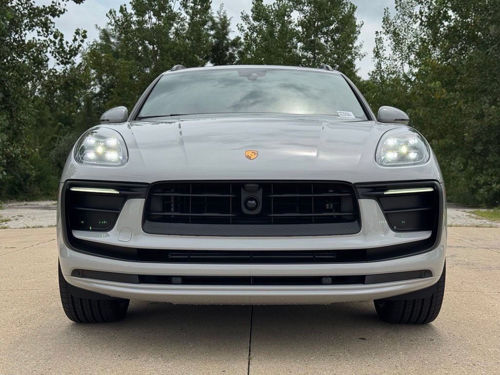 Used 2026 Porsche Macan AWD/4WD image 10