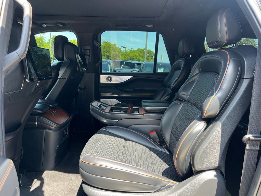 Certified 2025 Lincoln Navigator L Black Label AWD/4WD image 13