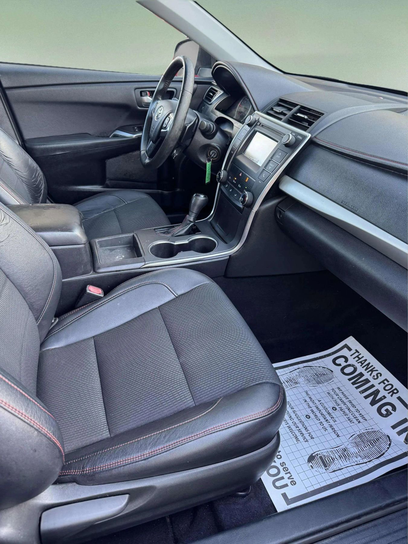 Used 2017 Toyota Camry SE image 12