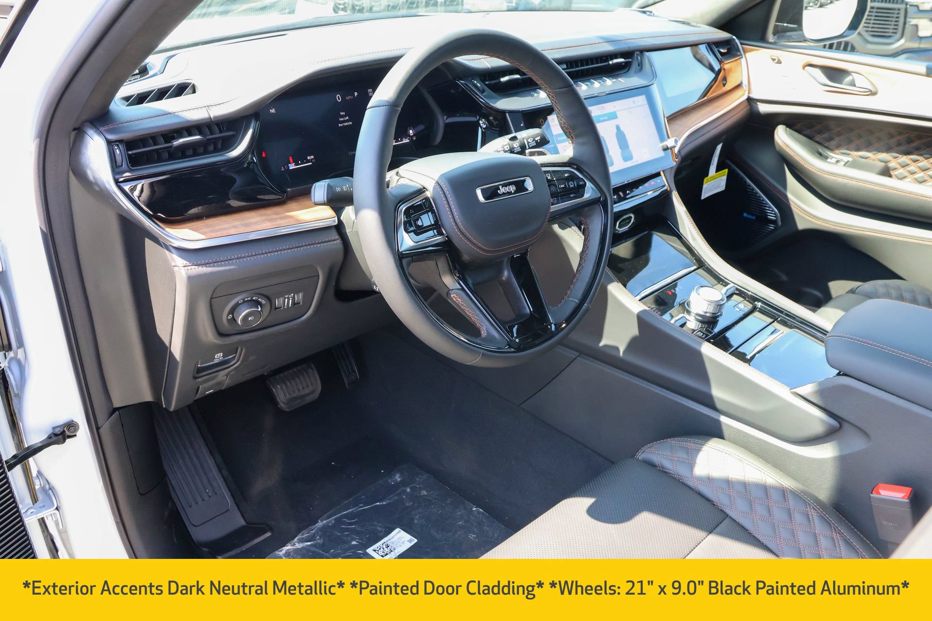 New 2026 Jeep Grand Cherokee Summit w/ Obsidian Package AWD/4WD image 4
