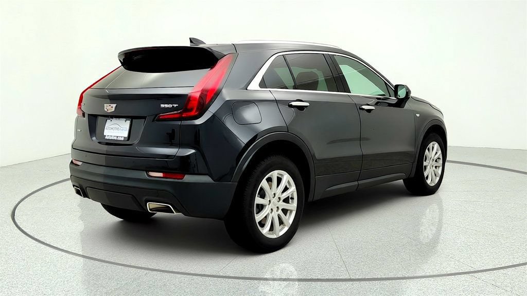 Used 2023 Cadillac XT4 Luxury w/ Cold Weather Package AWD/4WD image 5