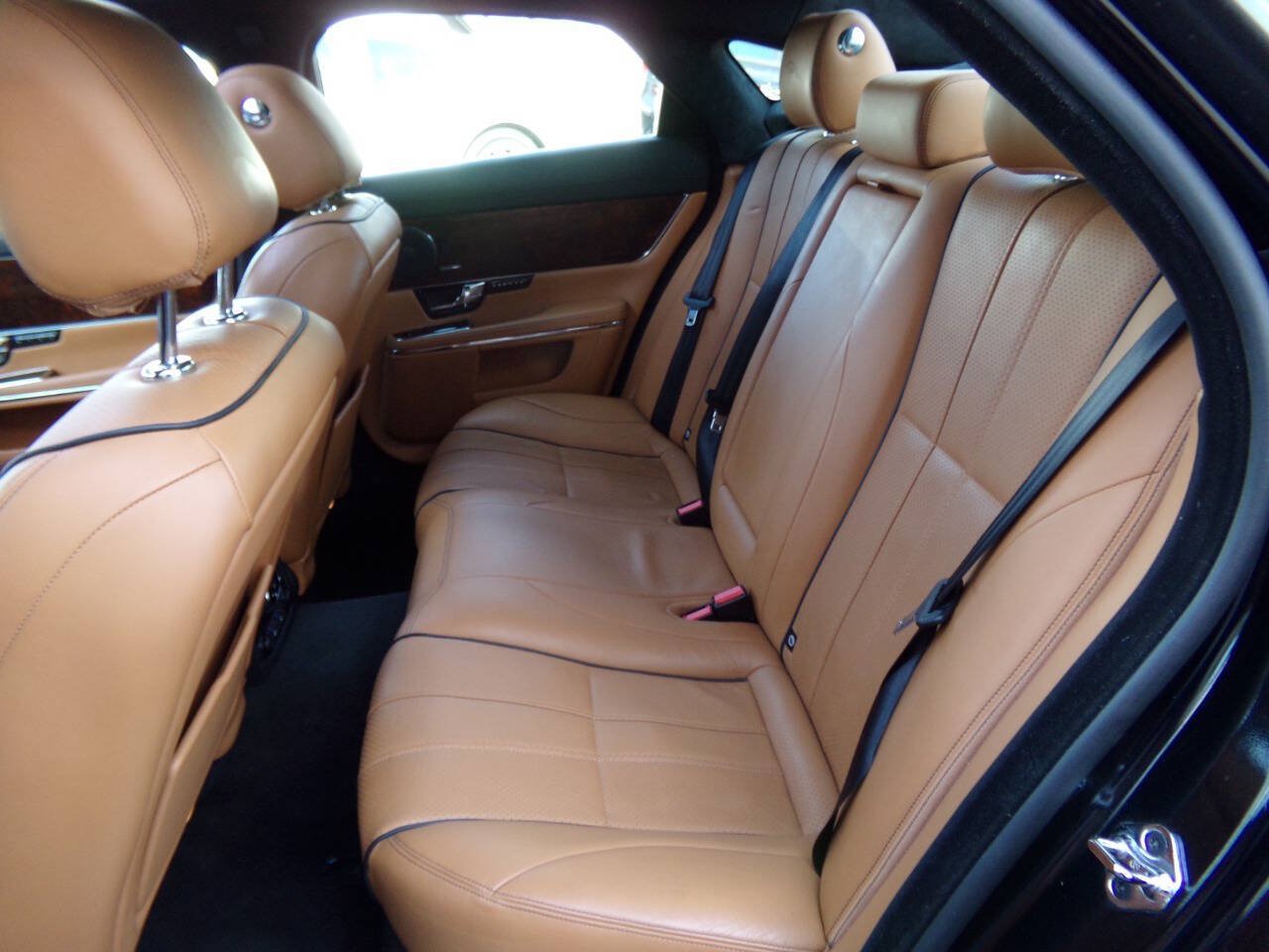 Used 2013 Jaguar XJ AWD image 20