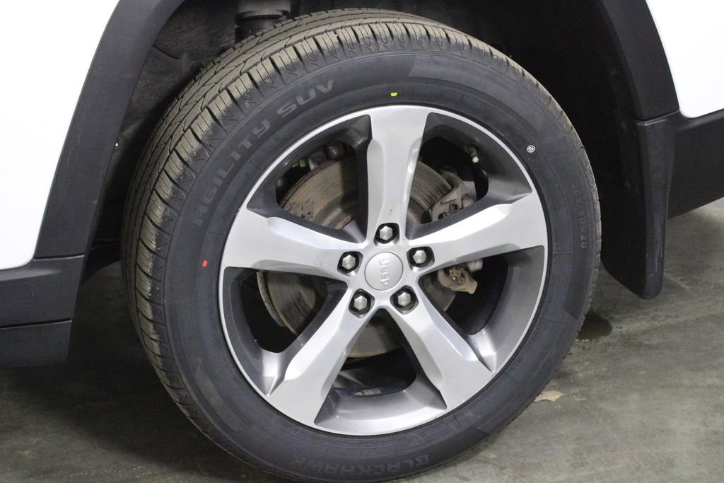 Used 2021 Jeep Grand Cherokee L Limited w/ Luxury Tech Group II image 46