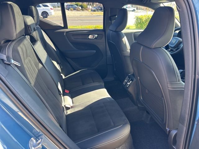 Certified 2025 Volvo XC40 B5 Plus image 13