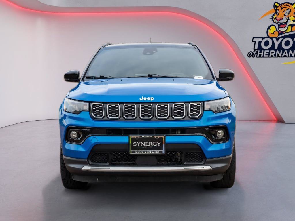 Used 2024 Jeep Compass Limited AWD/4WD image 2