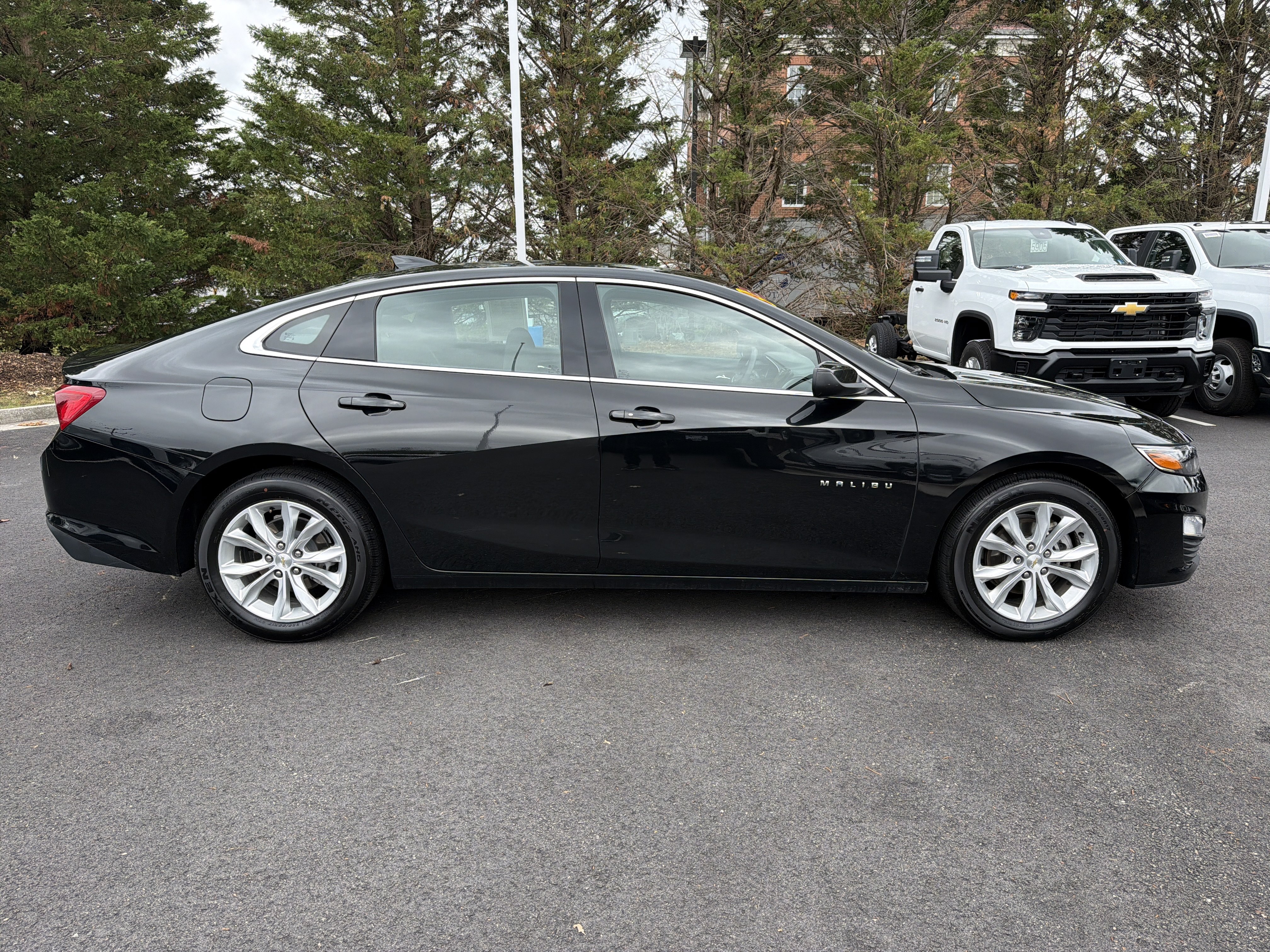 Used 2024 Chevrolet Malibu LT FWD image 10