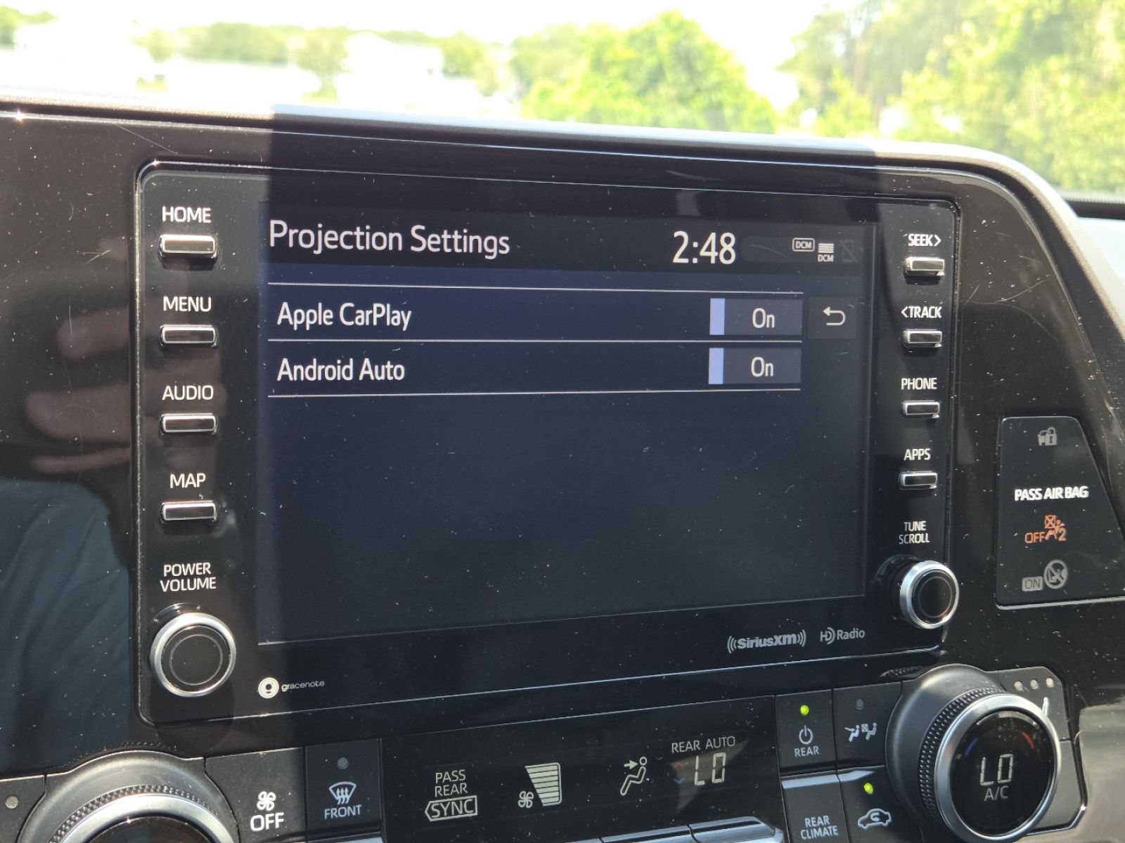 Used 2021 Toyota Highlander XLE FWD image 4