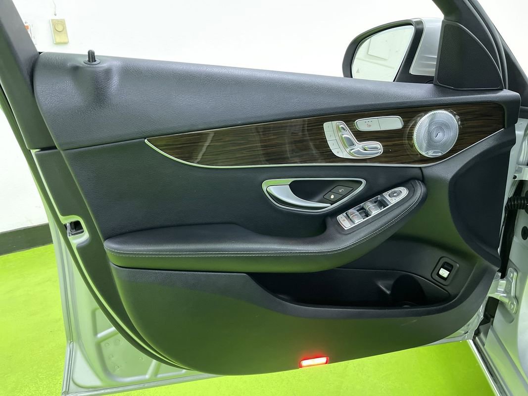 Used 2018 Mercedes-Benz C 300 4MATIC Sedan w/ Premium Package image 16