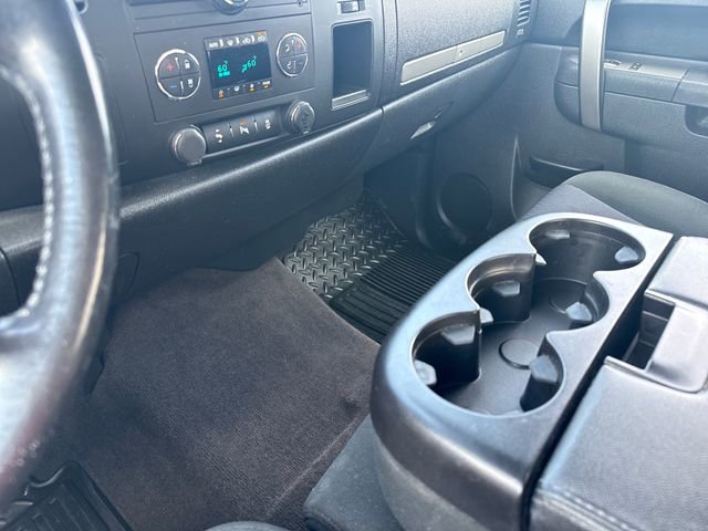 Used 2013 Chevrolet Silverado 2500 LT w/ Interior Plus Package AWD/4WD image 27