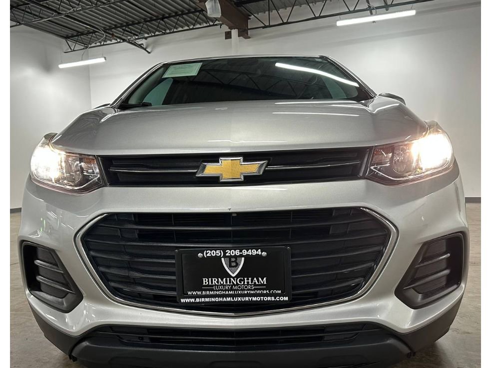 Used 2018 Chevrolet Trax LS FWD image 3