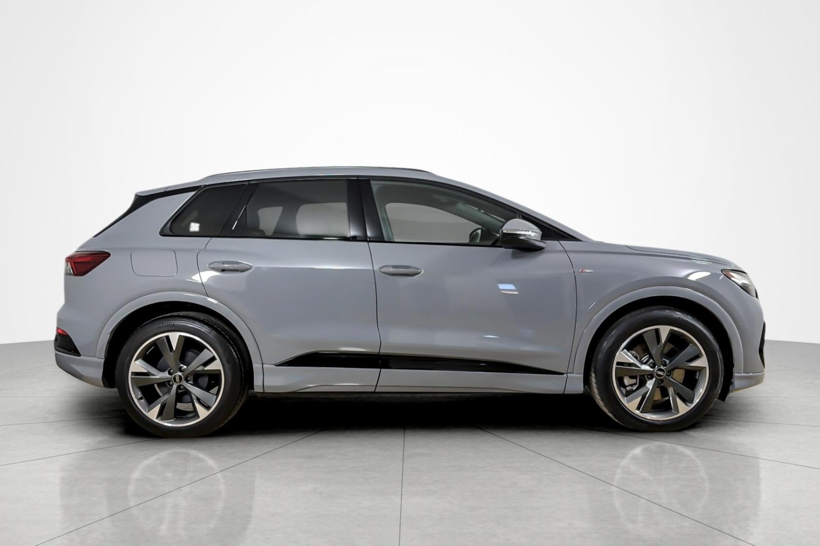 Certified 2024 Audi Q4 e-tron Premium w/ Convenience Package AWD/4WD image 6