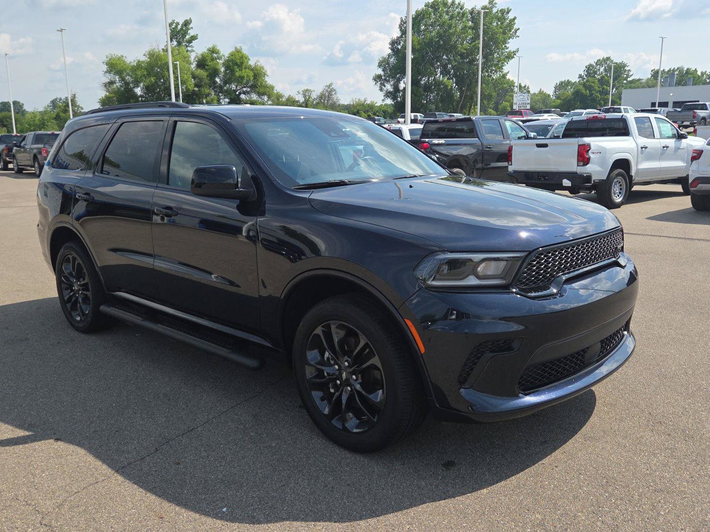 Used 2024 Dodge Durango SXT w/ SXT Blacktop Group AWD/4WD image 8